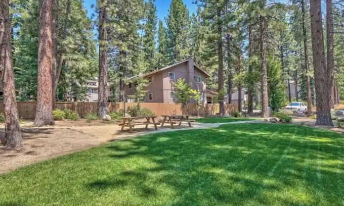 Incline Village Condo | Luxury Family Condo Conveniently Central to skiing in Lake Tahoe