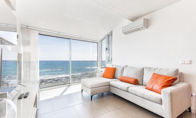 Melenara Apartment | Luxury First Line Apartment.