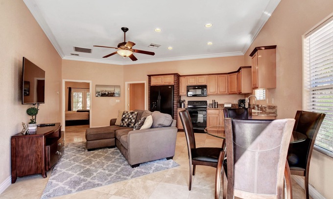 Las Vegas House | Luxury guest house/Entire place