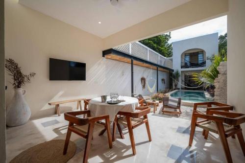 Centro House | Luxury Heaven in Merida Poolside Bliss in La Ermita