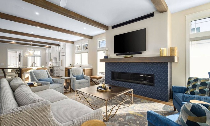 Harters Heights Apartment | Luxury Home Under the Dome | 2 Min to Notre Dame