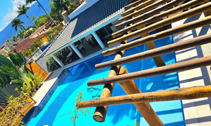 Guarutuba House | Luxury House, Boraceia Beach, Closed Condominium at 05 Km from Riviera