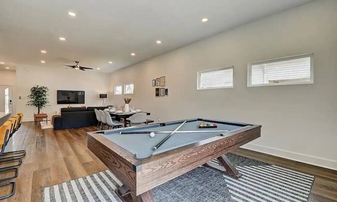 Fountain Square House | Luxury, Indy Getaway! Prime Location, Sleeps 14