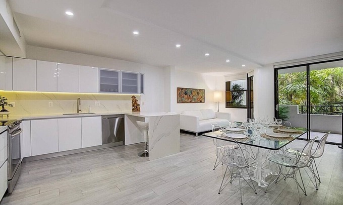 Key Biscayne Condo | LUXURY KEY BISCAYNE OCEANFRONT 3 BEDROOM/2 BATH CONDO FULLY RENOVATED IN 2021