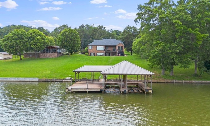 Georgetown House | Luxury Lake Front House - Game room, private dock and used for wedding parties