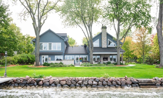 Oconomowoc House | Luxury Lakehouse on Lac La Belle with pier Oconomowoc