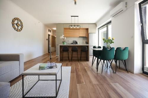 Tirgu Mures Apartment | Luxury Landing 4 - centrally located accomodation with private parking Targu Mures