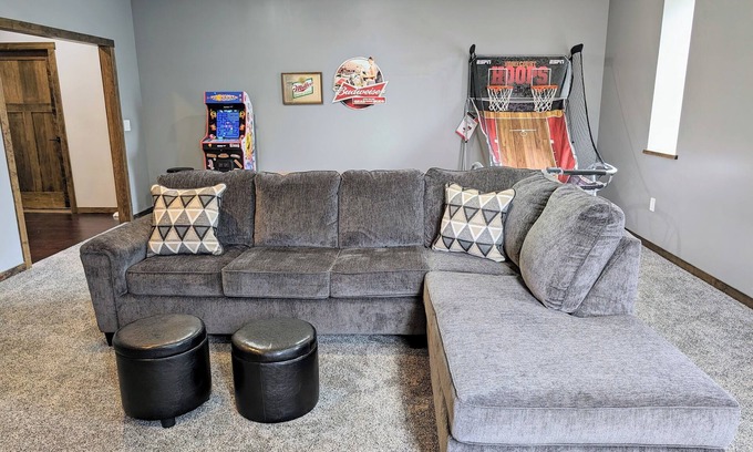 Hoyt House | Luxury Loft just minutes from Casino & Lake