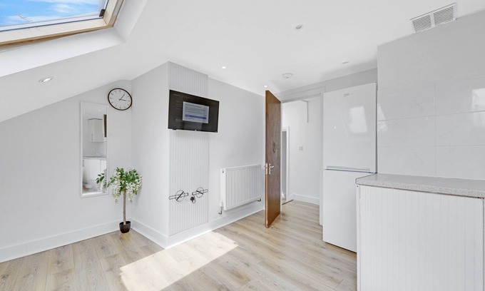 Plaistow South House | Luxury London 8 bedroom Near Excel London