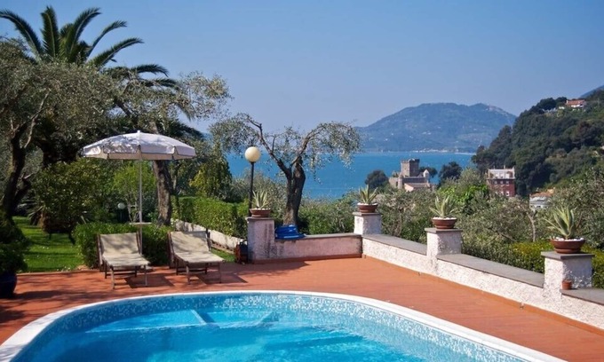 San Terenzo Apartment | LUXURY MEDITERRANEAN VILLA WITH PRIVATE POOL