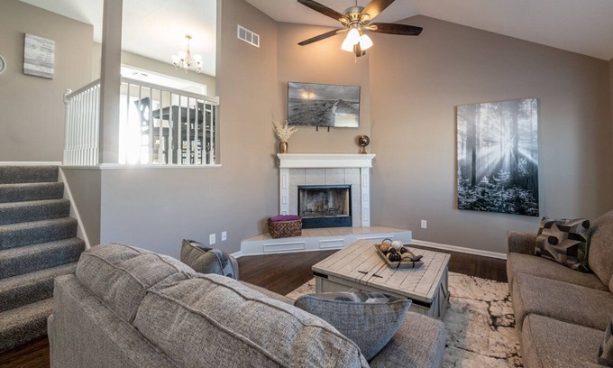 Smithville House | Luxury Meets Convenience * Four Beds, Three Full Baths*