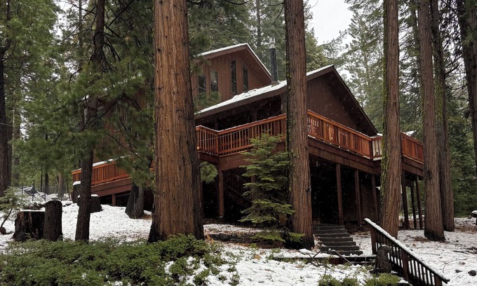 Dorrington Cabin | Luxury meets the mountains! Newly remodeled 3 bedroom cabin! EV Charger!