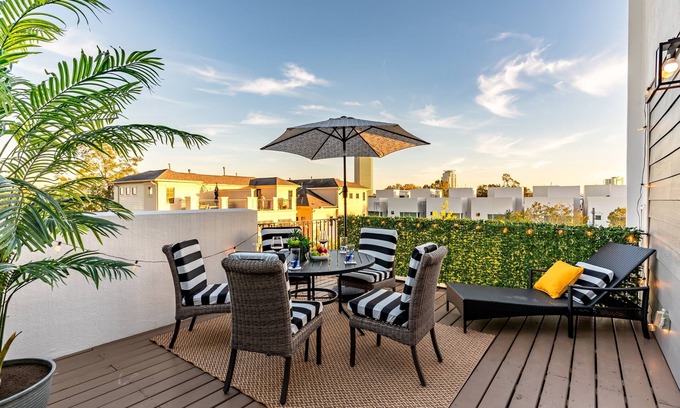 Washington Ave./ Memorial Park House | Luxury Midterm & Long Stays 30+ Nights Downtown