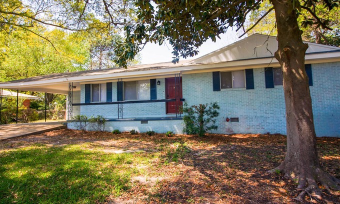 Hattiesburg House | Luxury Midtown Home - Only a few blocks from FGH