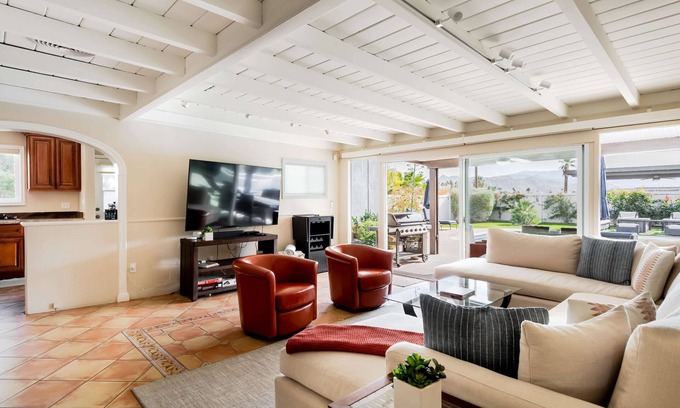 Old Las Palmas House | Luxury Movie Colony Retreat in Palm Springs