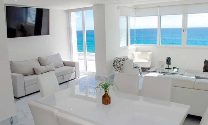 Zona Hotelera Apartment | Luxury ocean front apartment, gym, spa, pool, jacuzzi, beach