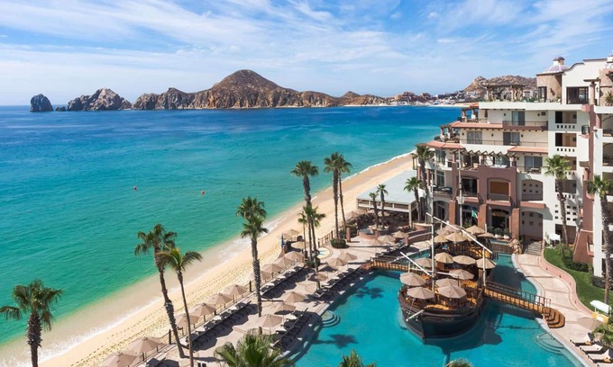 Los Cabos Apartment | Luxury Oceanfront Two Bedroom Three Bathroom Penthouse Villa del Arco
