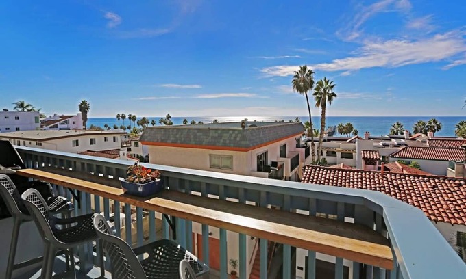San Clemente Apartment | Luxury Oceanview Penthouse Retreat bikes 5starstay