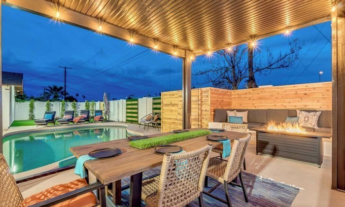 Scottsdale Estates Ten House | Luxury Old Town Scottsdale! Heated Pool & Jacuzzi