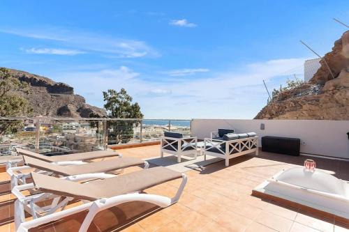 Lomo Quiebre Apartment | Luxury Penthouse Puerto de Mogan with great terrace and sea view
