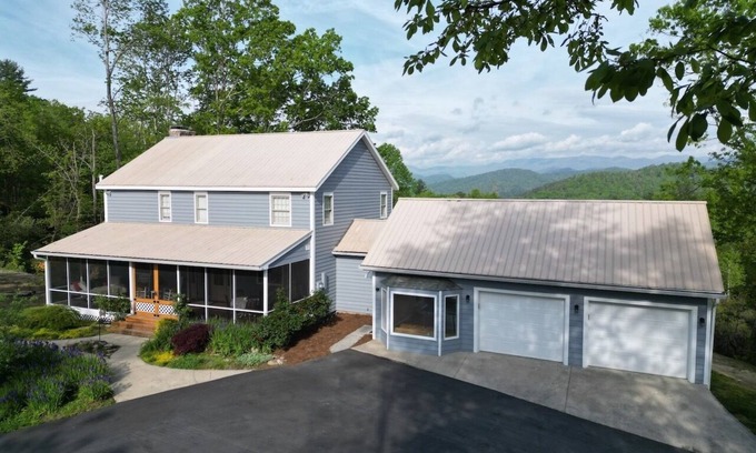 Pisgah Forest Other | Luxury Pisgah Forest Farmhouse, Blue Ridge Views & Hot Tub near Brevard
