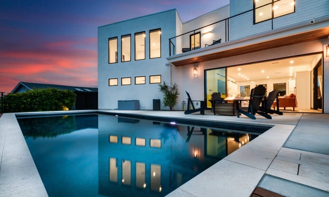 Loma Portal House | Luxury Pool Haven with Views and Fireworks