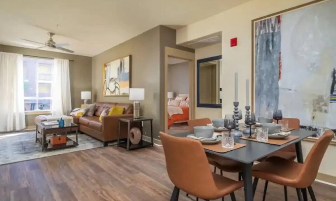 Valencia Condo | Luxury Resort Condo by Six Flags Magic Mountainnn