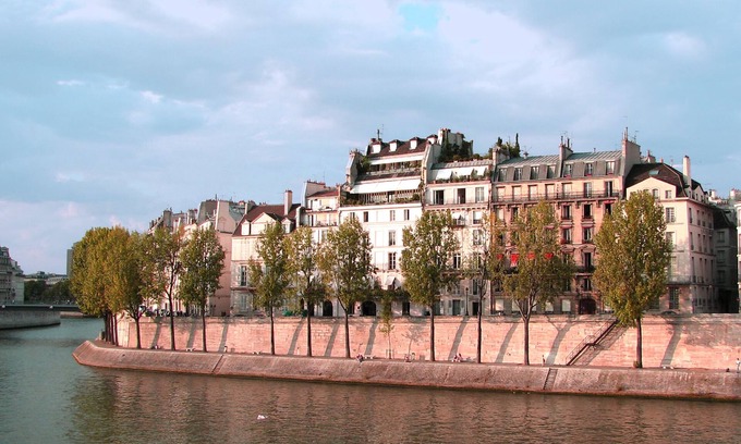 Les Iles Apartment | Luxury river-view apartment with AC on the Ile Saint-Louis