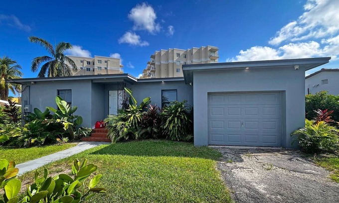 West Little Havana Apartment | Luxury RiverFront by Renzzi