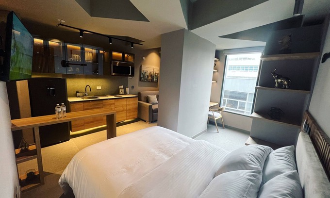 Calle 100 Apartment | Luxury Smart Loft in Bogota Chico , GYM POOL AND SPA