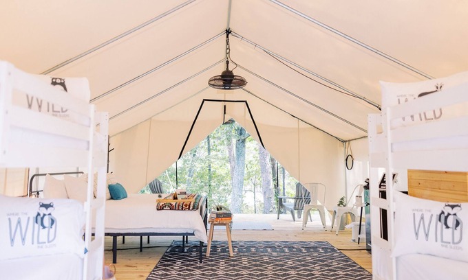 Delta RV Rental | Luxury Spacious Glamping, Lake View, Grill, Pool, Pet Friendly, Swim