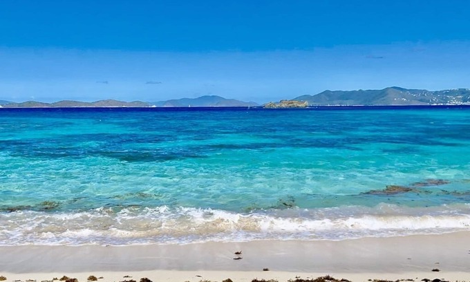 Red Hook Resort | Luxury Suite on the Sand @ Sapphire Beach Resort I