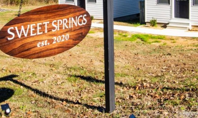 Albertville House | Luxury Tiny Home #13 at Sweet Springs