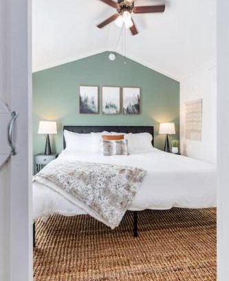 Guntersville Apartment | Luxury Tiny House Mins to Lake, Downtown Guntersville Boat Parking