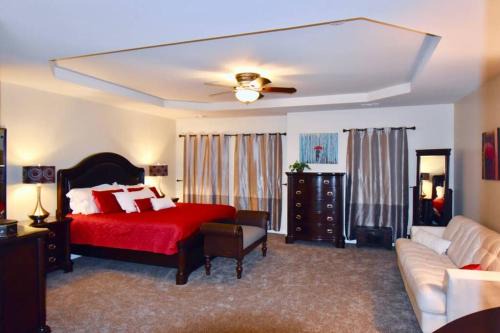 Cumming Apartment | Luxury Townhouse with Oversized Master near Halcyon