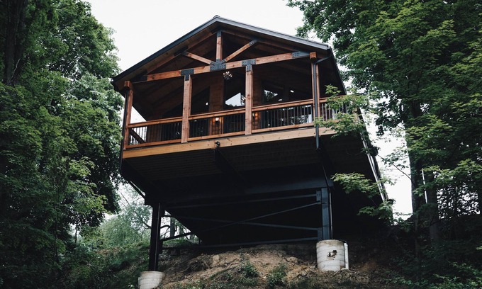 Fredericksburg Cabin | Luxury Treehouse Cabin over Salt Creek - Cabin 1
