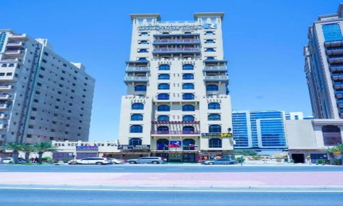 Naif House | Luxury Twin, Royal Reflections