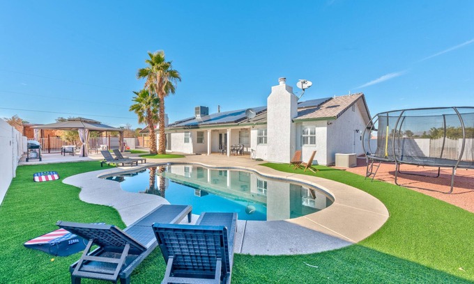 Enterprise Villa | Luxury Villa 3 Masters 6 B.rooms 4 Bath nBig pool RV parking on 0.5 Acre of fun!