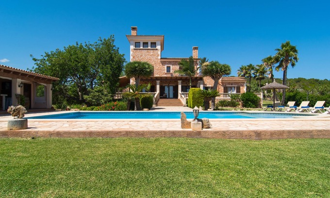 Santanyi Villa | Luxury villa 330m2,pool, free WIFI, lerge garden and love