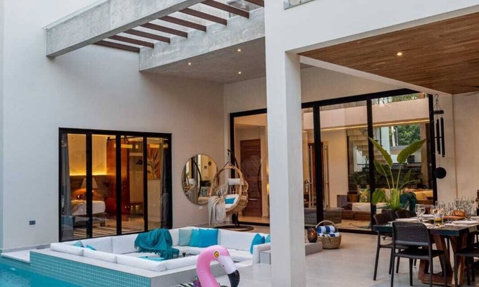 Tulum Villa | Luxury Villa for 12, Heated Pool, Lounges, Bathtub