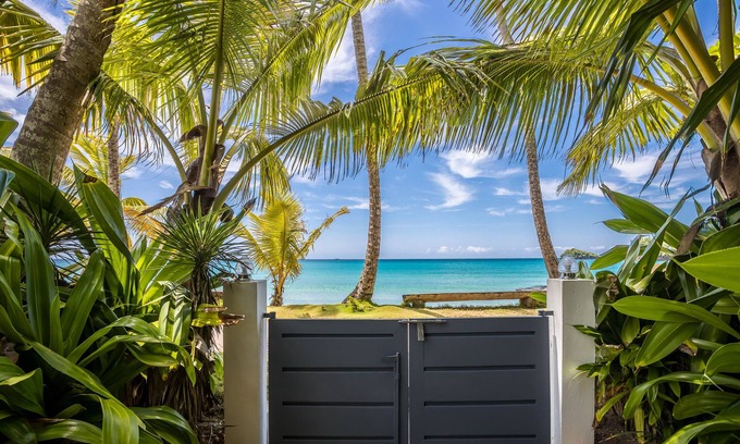 Las Terrenas Villa | Luxury villa Playa Bonita – beachfront, private pool, chef, 7 BR, sleeps 20