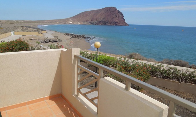 Granadilla de Abona House | Luxury Villa Playa Tejita, 2 Pools, terrace, seafront, at the beach, TV, Wifi
