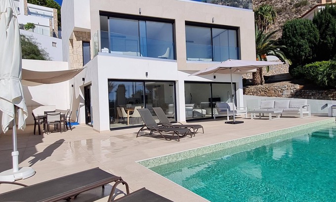 Salobrena Villa | Luxury villa with stunning views and swimming pool