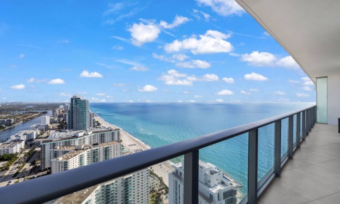 Hollywood South Central Beach Resort | Lyfe Resort and residences, Ocean Front 35th floor, great views guaranteed!