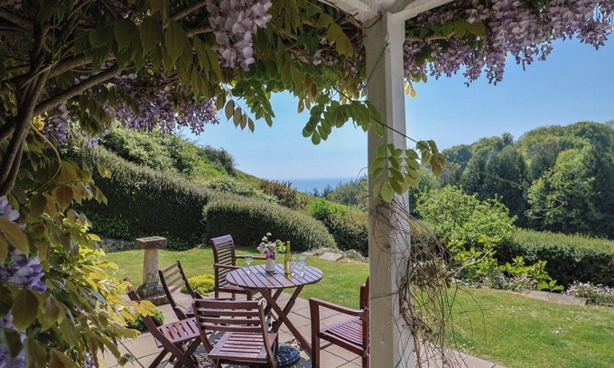 Lyme Regis Cottage | Lynch Cottage