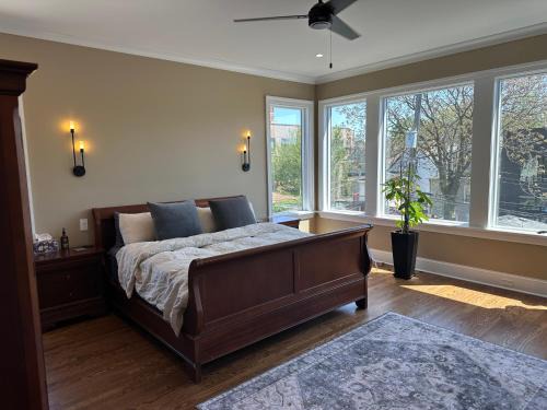 North Center House | Lyons' Suite