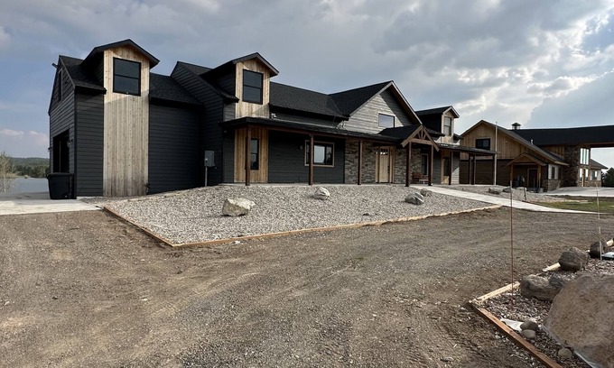 Island Park House | "Lythgoe" to the Lakeđ-Water Front đââBoating&Swimđ€HotTubđ©±Lg LawnđSleeps 30