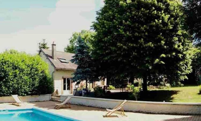 Saint-Nicolas-des-Laitiers House | Ma Maison D'Artistes