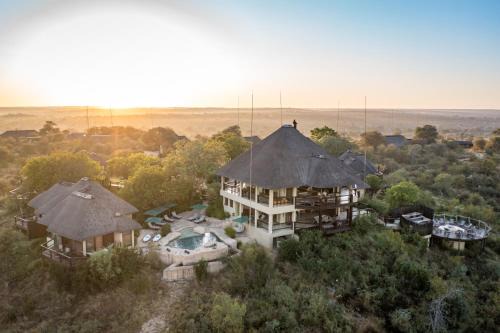 Thorny Bush Game Reserve Cabin | Makumu Private Game Lodge
