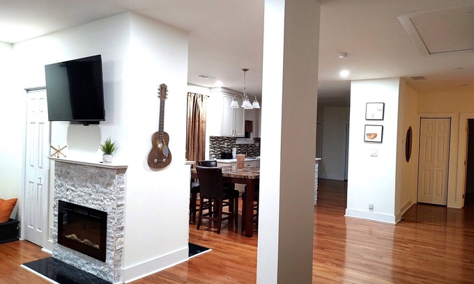 Macon House | Macon a Little Music House. Family-sized Home <1 Mile to Mercer & Downtown